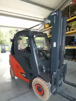 Treibgasstapler  Linde H30T-02 (2)