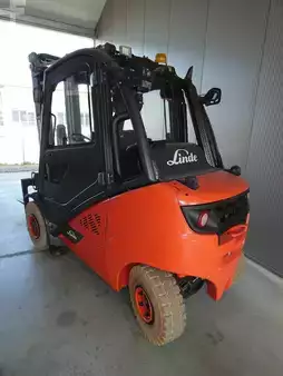 Treibgasstapler  Linde H30T-02 (3)