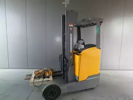 Schubmaststapler 2018  Jungheinrich ETV C 16 (1)
