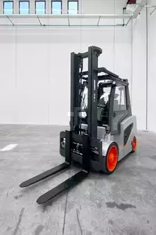 4-Wheel Electric 2026 Carer A80SC - extrem schmal (1)