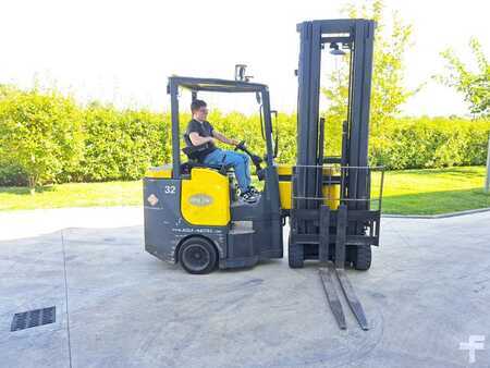 Carrelli per corridoi stretti 2017  Aisle Master AM20SE (1)