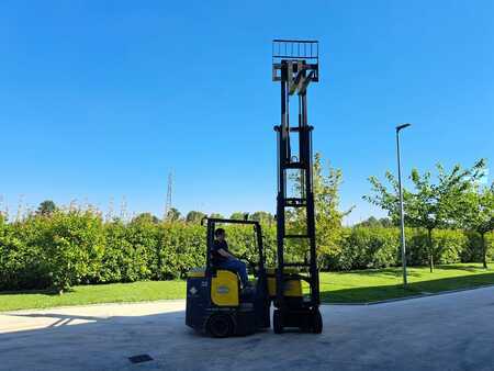 Carrelli per corridoi stretti 2017  Aisle Master AM20SE (4)