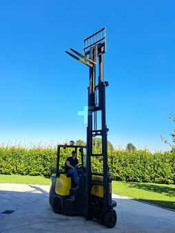 Carrelli per corridoi stretti 2017  Aisle Master AM20SE (5)