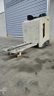 Nízkozdvižný vozík se sedadlem pro řidiče 2013  Crown RT 3520 (2)