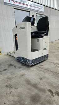 Nízkozdvižný vozík se sedadlem pro řidiče 2013  Crown RT 3520 (3)