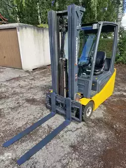 Elektro 3 Rad 2015  Jungheinrich EFG 216 (1)