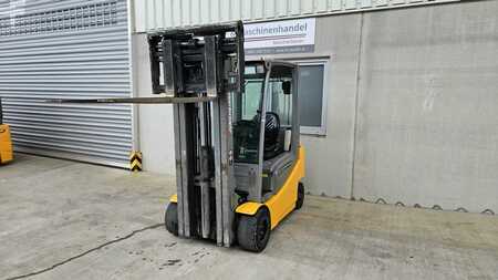 Elektro 4 Rad  Jungheinrich EFG 320 (2)
