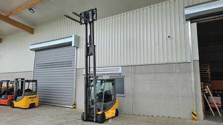 Elektro 4 Rad  Jungheinrich EFG 320 (3)