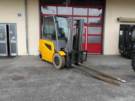 Elektro čtyřkolový VZV 2017  Jungheinrich EFG535ks (2)