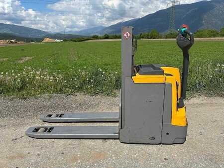Hochhubwagen 2020  Jungheinrich EJD 220 (1)