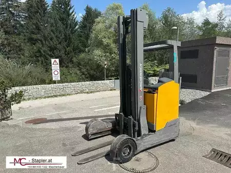 Schubmaststapler 2019  Jungheinrich ETV C16 (1)