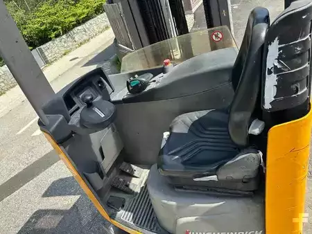 Schubmaststapler 2019  Jungheinrich ETV C16 (4)