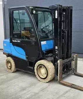 Dieselstapler 2015  Yale GDP 30VX (1)