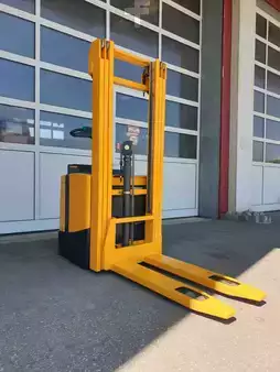 Hochhubwagen 2015  Jungheinrich ERC 214Z (1)