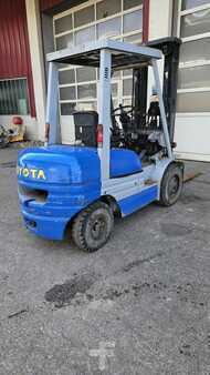 Dízel targoncák 1995  Toyota 02 6FDF 30 (6)