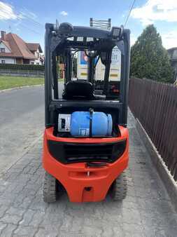 LPG heftrucks 2015  Linde H16T EVO (4)