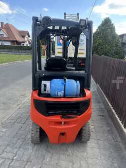 LPG heftrucks 2015  Linde H16T EVO (5)