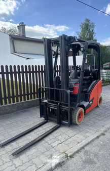 LPG heftrucks 2015  Linde H16T EVO (7)