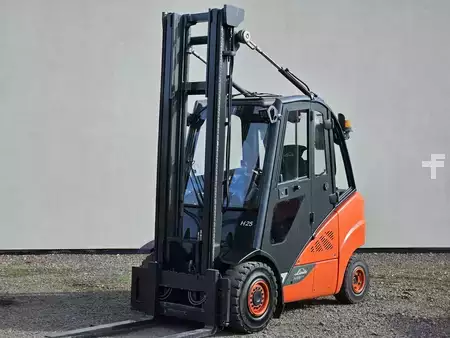 Wózki widłowe diesel 2018  Linde H25D-02/600 (2)