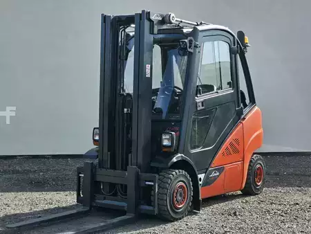 Wózki gazowe 2014  Linde H25T-02 Triplex (2)