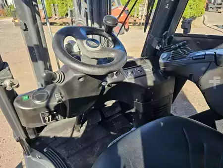 Wózki widłowe diesel 2017  Linde H20D-01 Triplex (8)