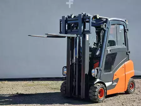 Wózki widłowe diesel 2017  Linde H20D-01 Triplex (5)
