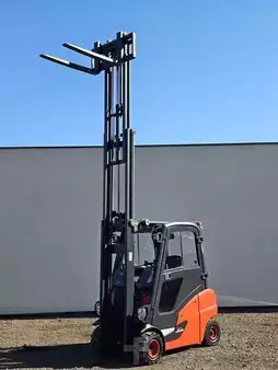 Wózki widłowe diesel 2017  Linde H20D-01 Triplex (4)