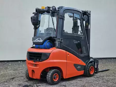 LPG VZV 2018  Linde H20T-01 nur 2545h (9)