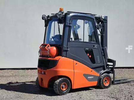 Carretilla elevadora GLP 2020  Linde H14T-01 Triplex (11)