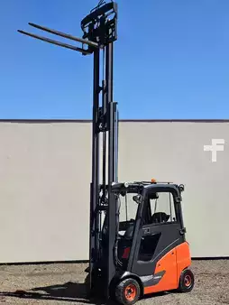 Carretilla elevadora GLP 2020  Linde H14T-01 Triplex (6)