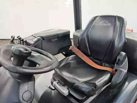 Wózki gazowe 2023  Linde H20T-02 (9)