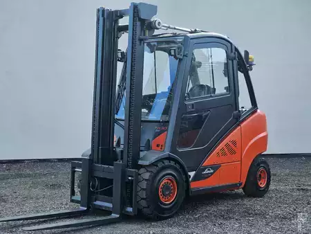 Wózki widłowe diesel 2017  Linde H30D-02 nur 4941h (2)