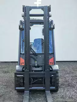 Wózki widłowe diesel 2017  Linde H30D-02 nur 4941h (5)