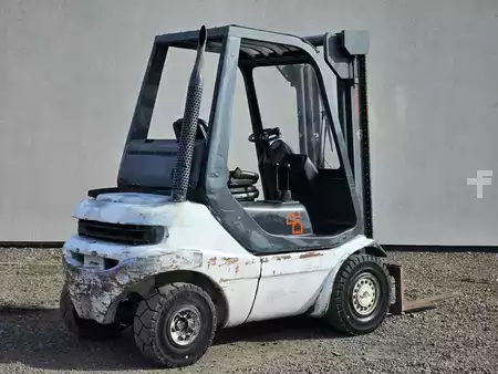 Wózki widłowe diesel 2000  Linde H25D-03 (8)