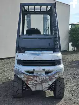Wózki widłowe diesel 2000  Linde H25D-03 (9)