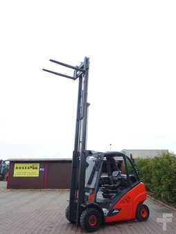 Propane Forklifts 2016  Linde H25T-02 (4)