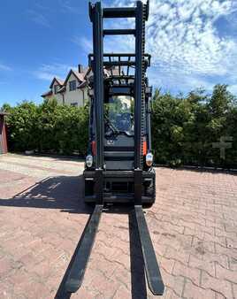 LPG Forklifts 2017  Linde H16T-01 (9)