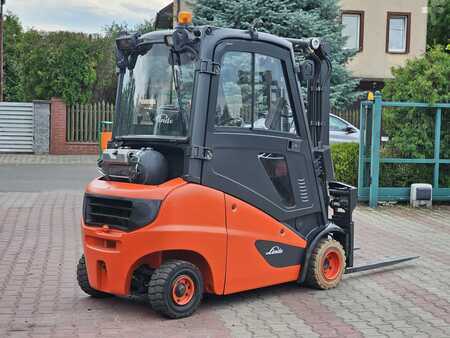 Gázüzemű targoncák 2018  Linde H20T-01 Triplex (7)