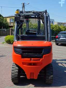 Empilhador diesel 2017  Linde H25D-02 (4)