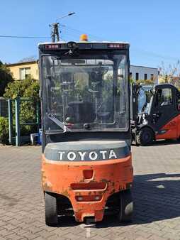 Elektro čtyřkolový VZV 2015  Toyota 8FBMT25 (6)