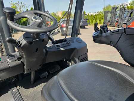 Diesel truck 2016  Linde H30D-02 nur 3627h (4)