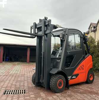 Gas truck 2016  Linde H25T-02 (2)