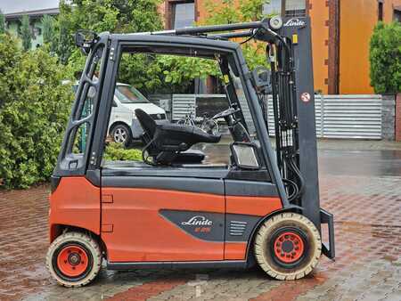 Elektro čtyřkolový VZV 2012  Linde E25L-01 (10)