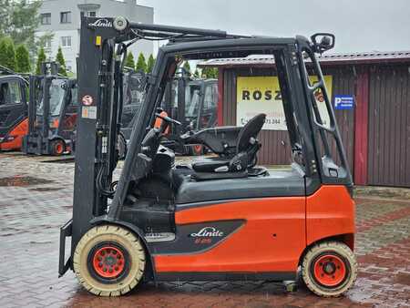 Elektro čtyřkolový VZV 2012  Linde E25L-01 (2)