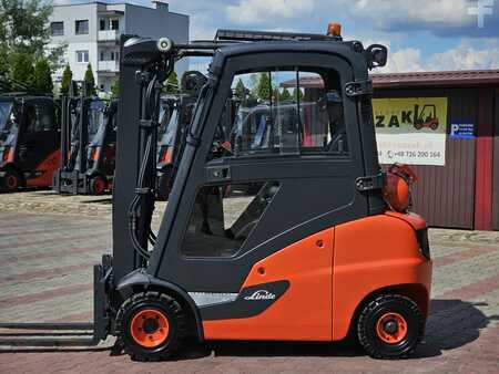 Gázüzemű targoncák 2020  Linde H20T-01 Triplex (2)