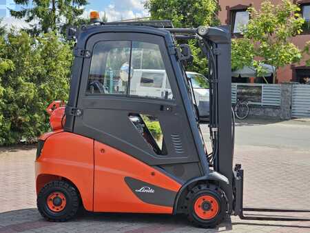 Gázüzemű targoncák 2020  Linde H20T-01 Triplex (8)