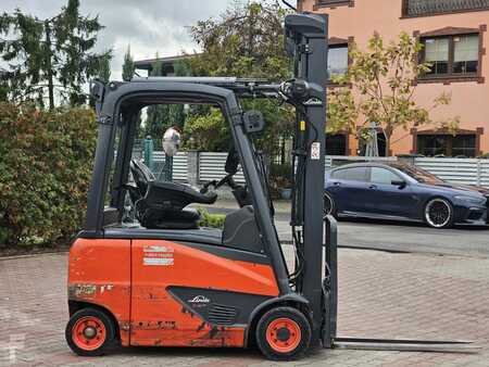 Elektromos 4 kerekű 2019  Linde E16PH-02 (7)