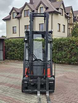 Elektromos 4 kerekű 2019  Linde E16PH-02 (9)