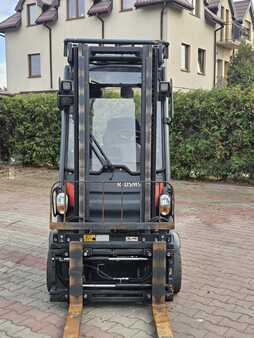 Gázüzemű targoncák 2018  Linde H20T-01 (10)