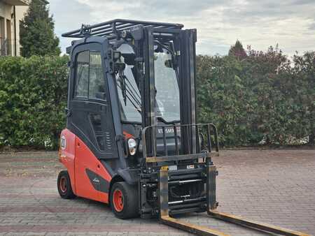 Gázüzemű targoncák 2018  Linde H20T-01 (9)